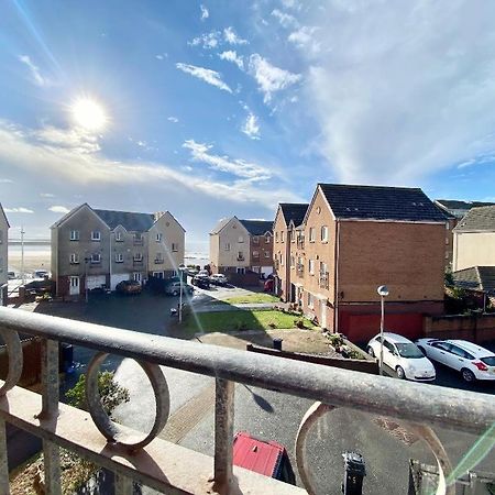 Sea Escape The Tardiis Beachfront Location Aberavon Beach Sea Views Driveway Parking Port Talbot Zewnętrze zdjęcie