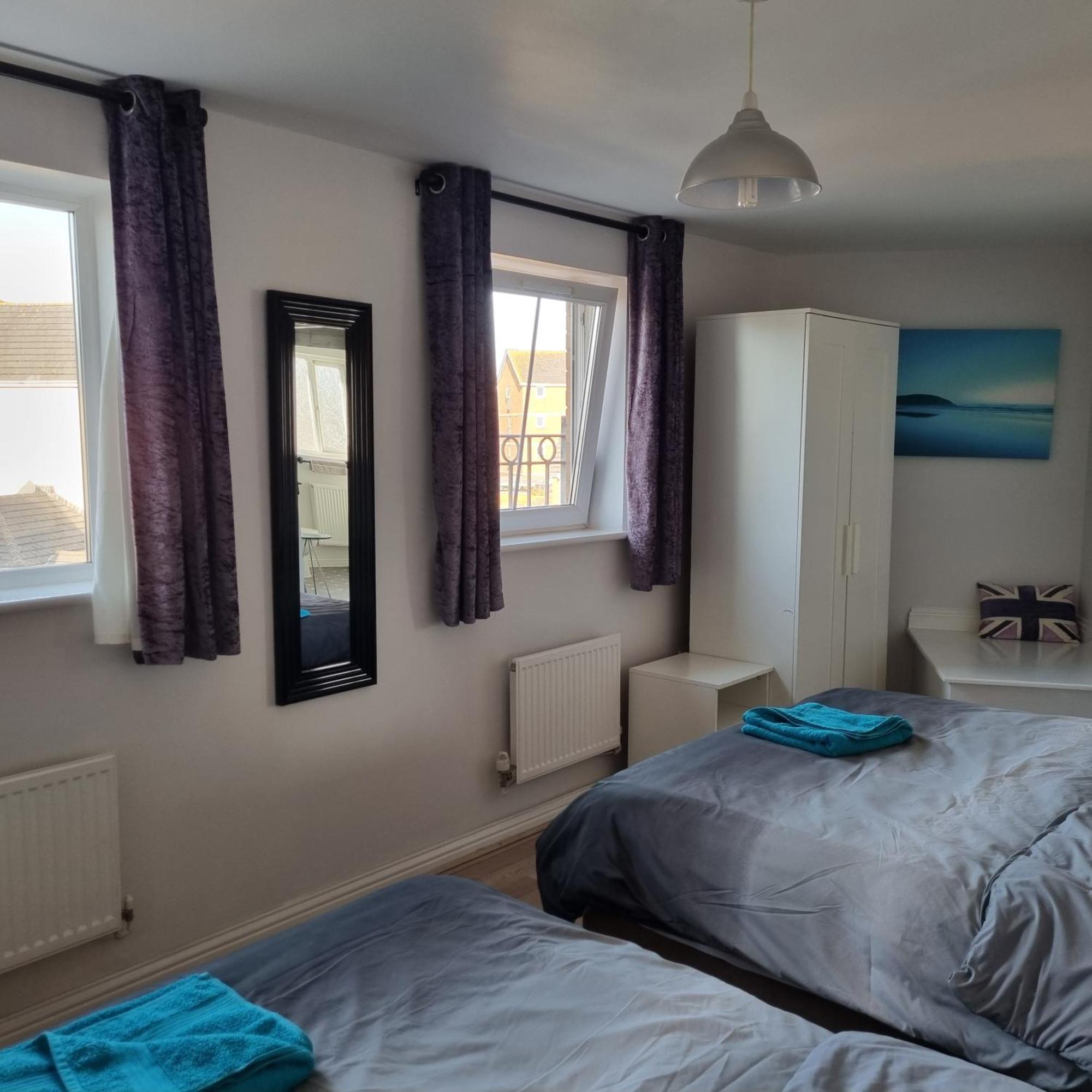 Sea Escape The Tardiis Beachfront Location Aberavon Beach Sea Views Driveway Parking Port Talbot Zewnętrze zdjęcie