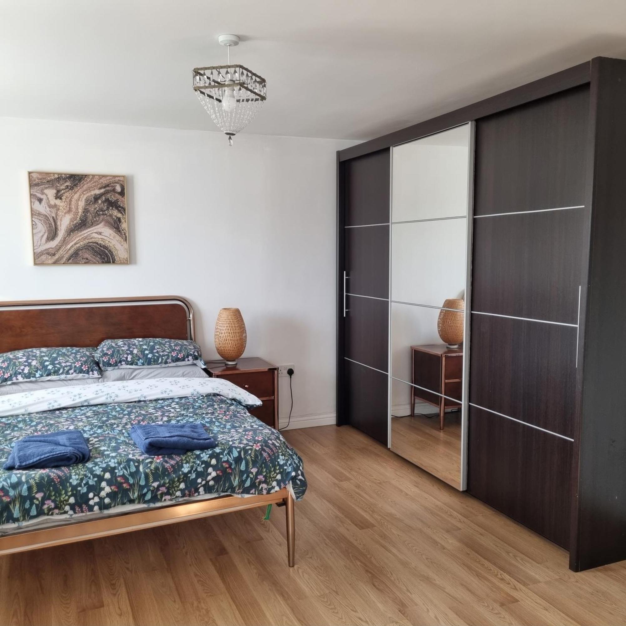 Sea Escape The Tardiis Beachfront Location Aberavon Beach Sea Views Driveway Parking Port Talbot Zewnętrze zdjęcie