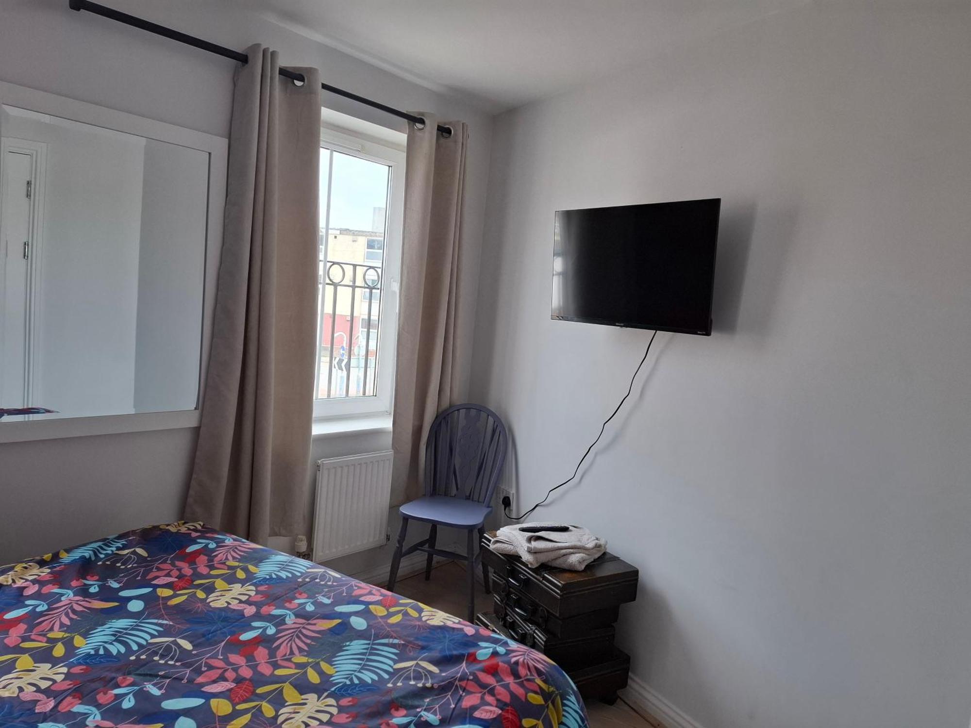 Sea Escape The Tardiis Beachfront Location Aberavon Beach Sea Views Driveway Parking Port Talbot Zewnętrze zdjęcie