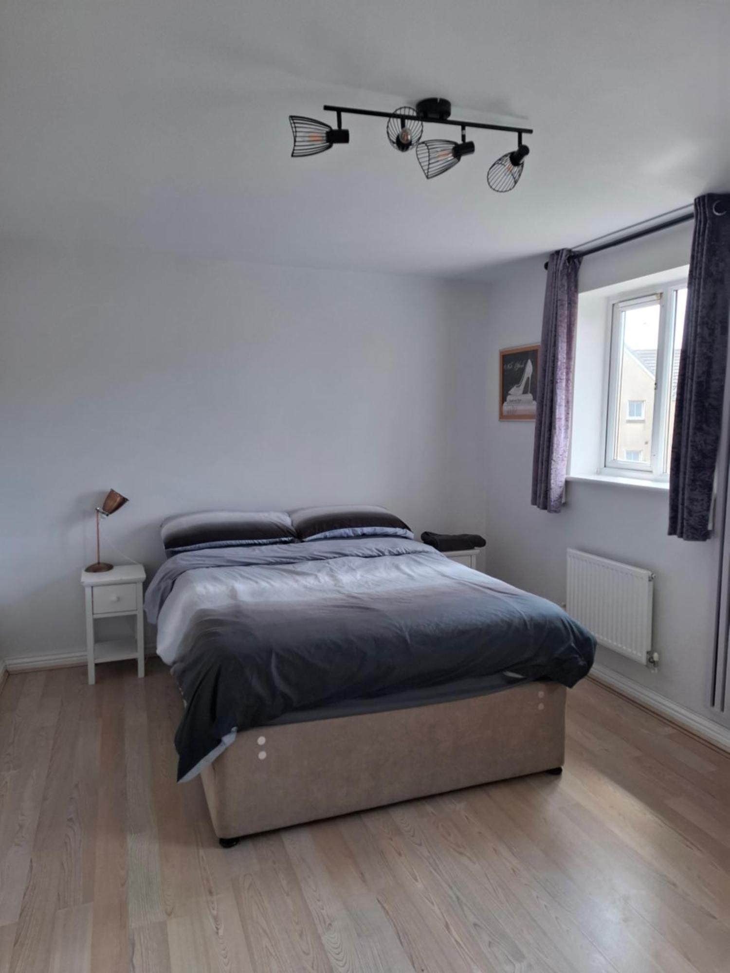 Sea Escape The Tardiis Beachfront Location Aberavon Beach Sea Views Driveway Parking Port Talbot Zewnętrze zdjęcie